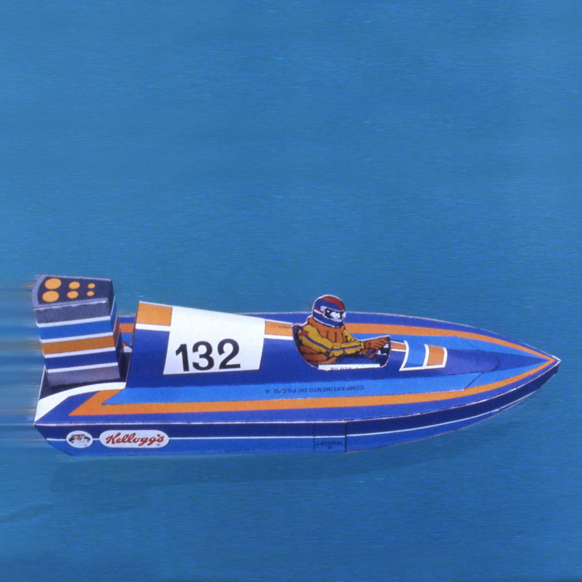 Escultura en papel de una lancha