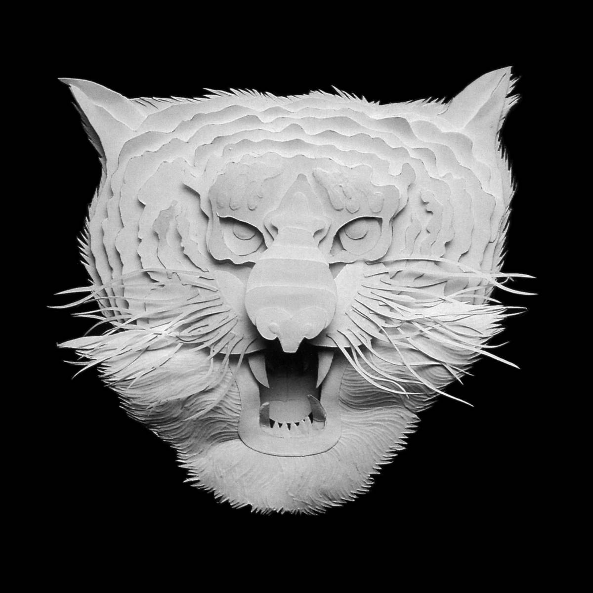 Escultura en papel de un tigre